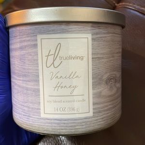 True living Vanilla Honey soy scented Candle 14oz